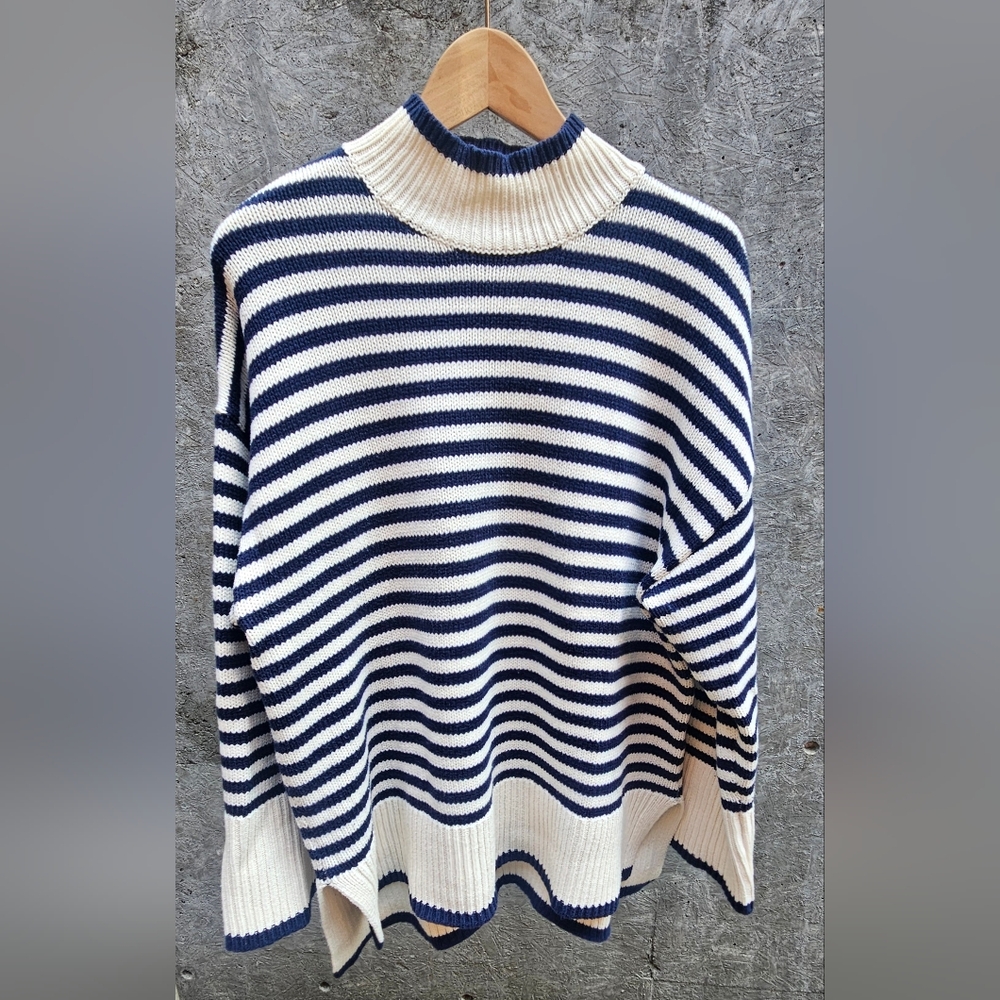 RW&CO Striped Navy and White Women's Sweater